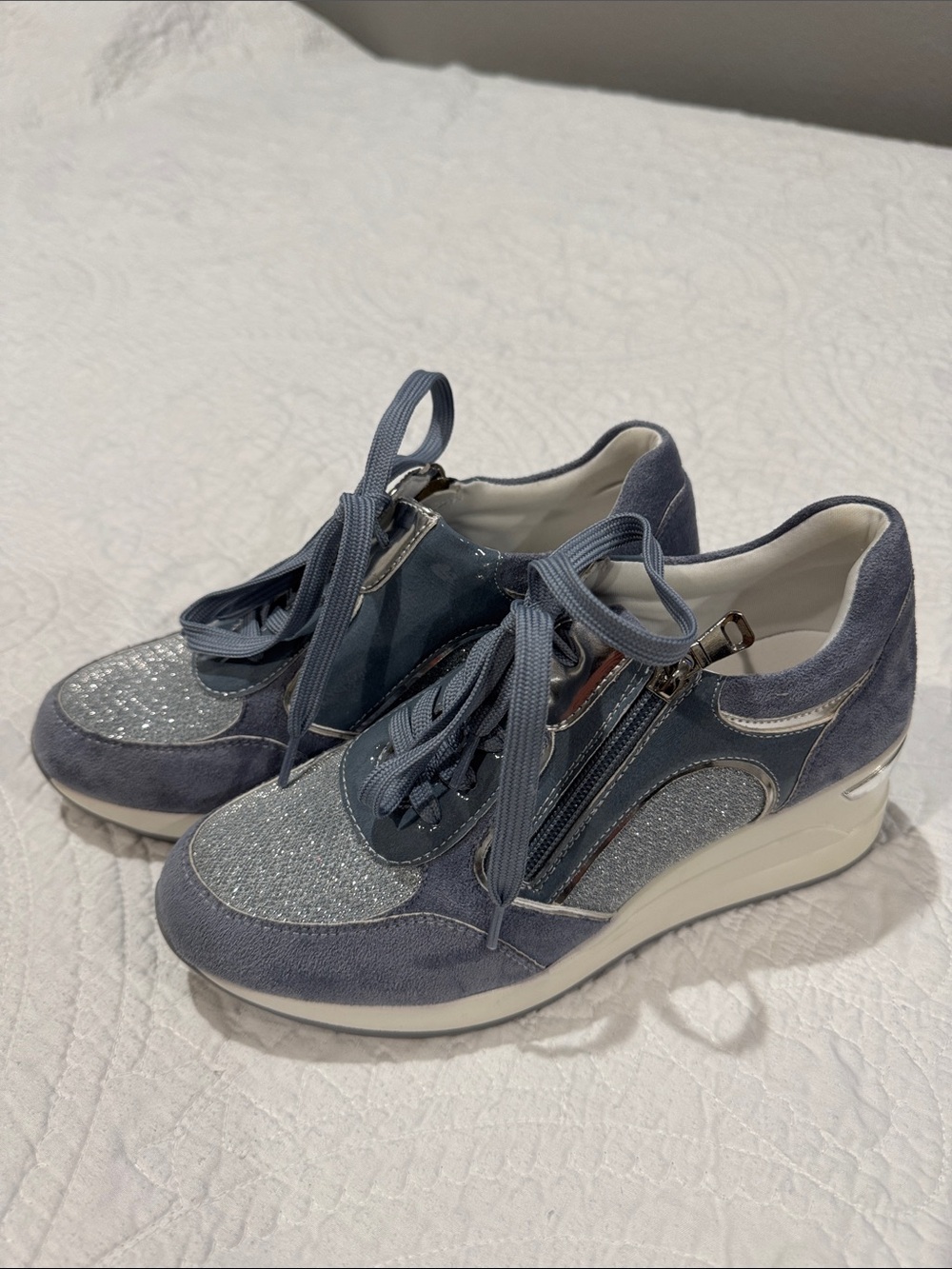 Bata Women’s Size 7 / 38 Wedge Lace-Up Zipper Sneakers. Excellent condition.
